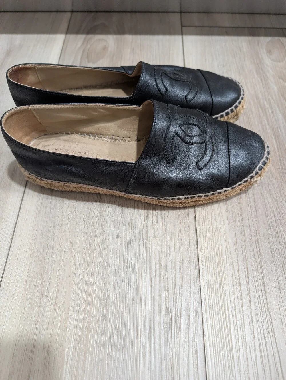 Pre-owner Chanel Black Leather Espadrille Flats Size 38